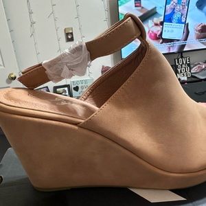 Brown Wedges Brand New